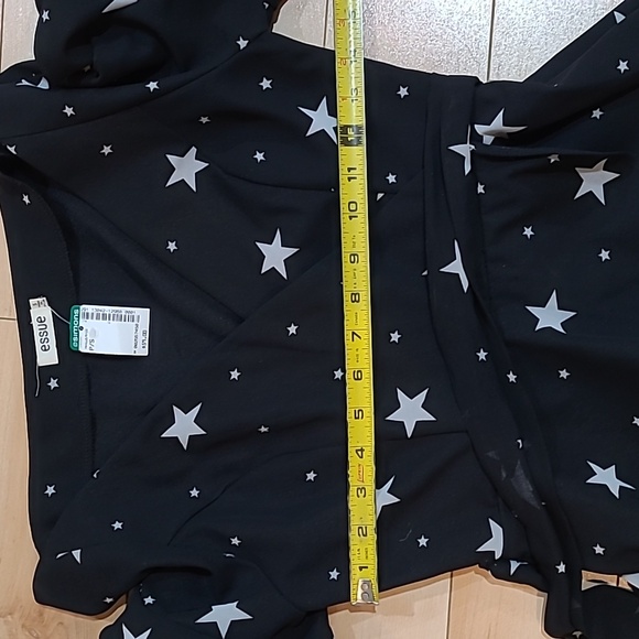 Essue women's size small shirt - Picture 5 of 6